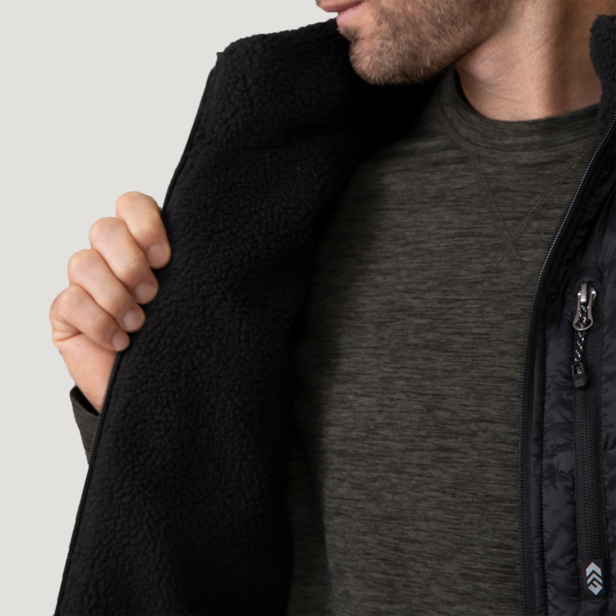 Men's Pine Creek Quilted Reversible Vest - Image 6