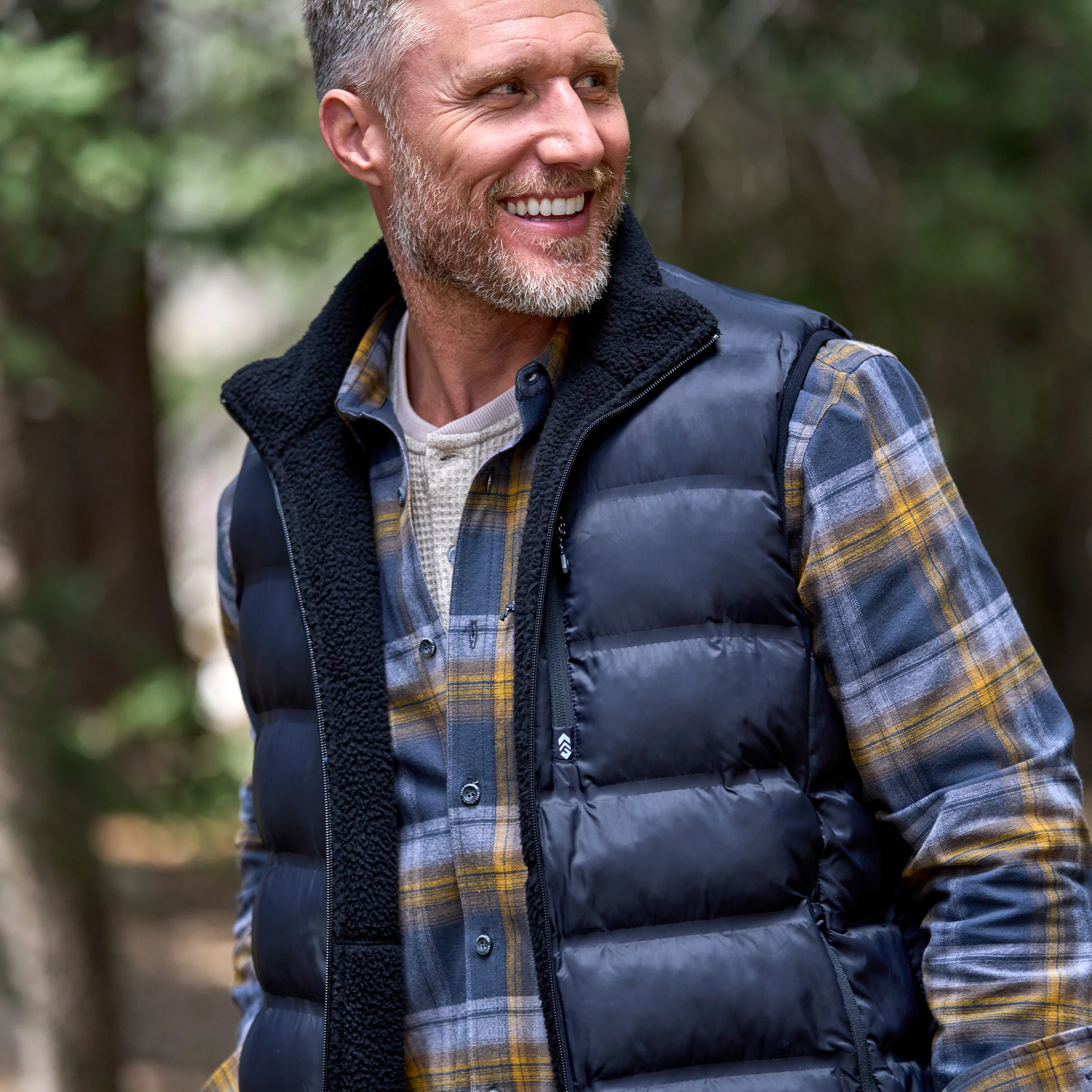 Men's Pine Creek Quilted Reversible Vest - Image 8