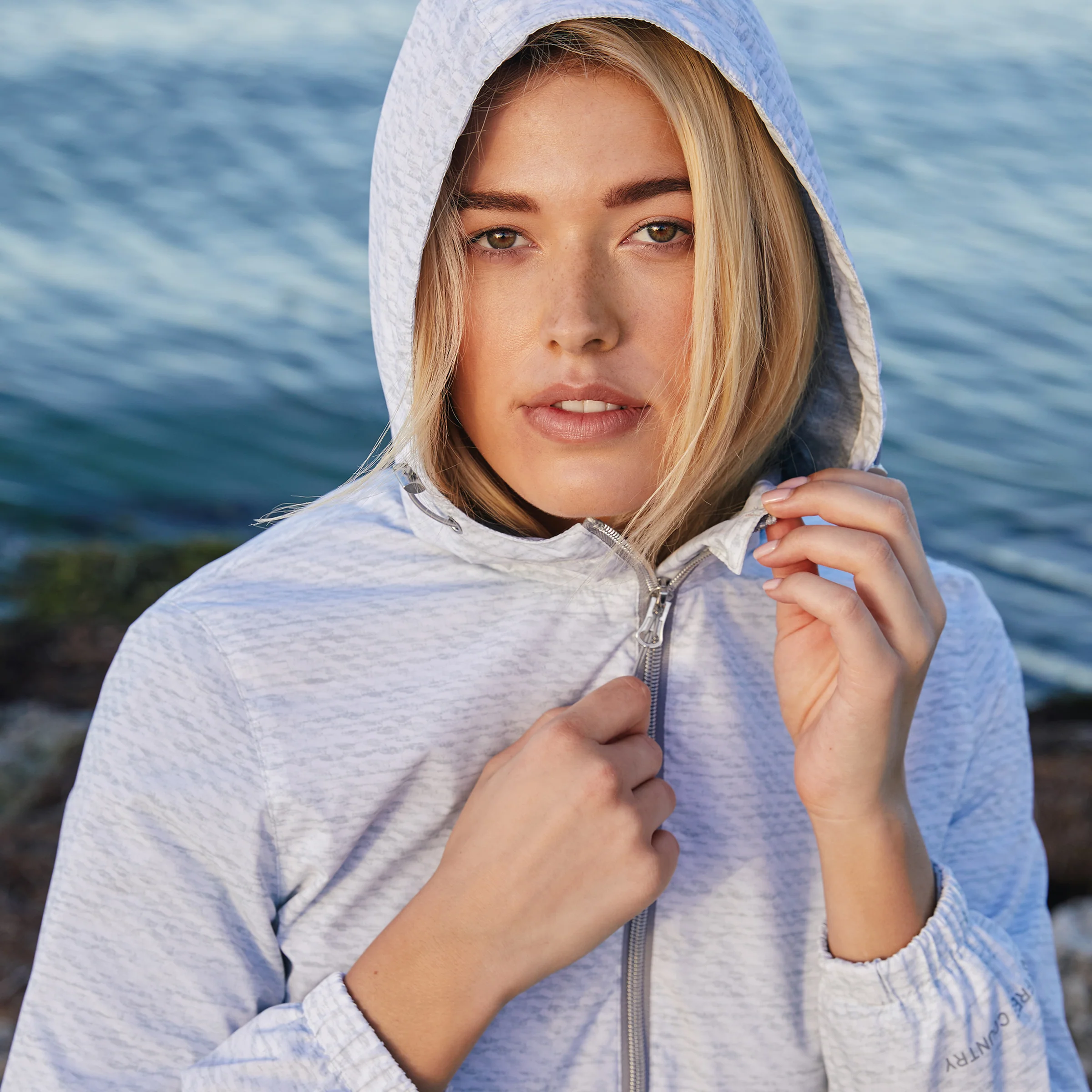 Women's Outland Windshear Jacket - Image 13