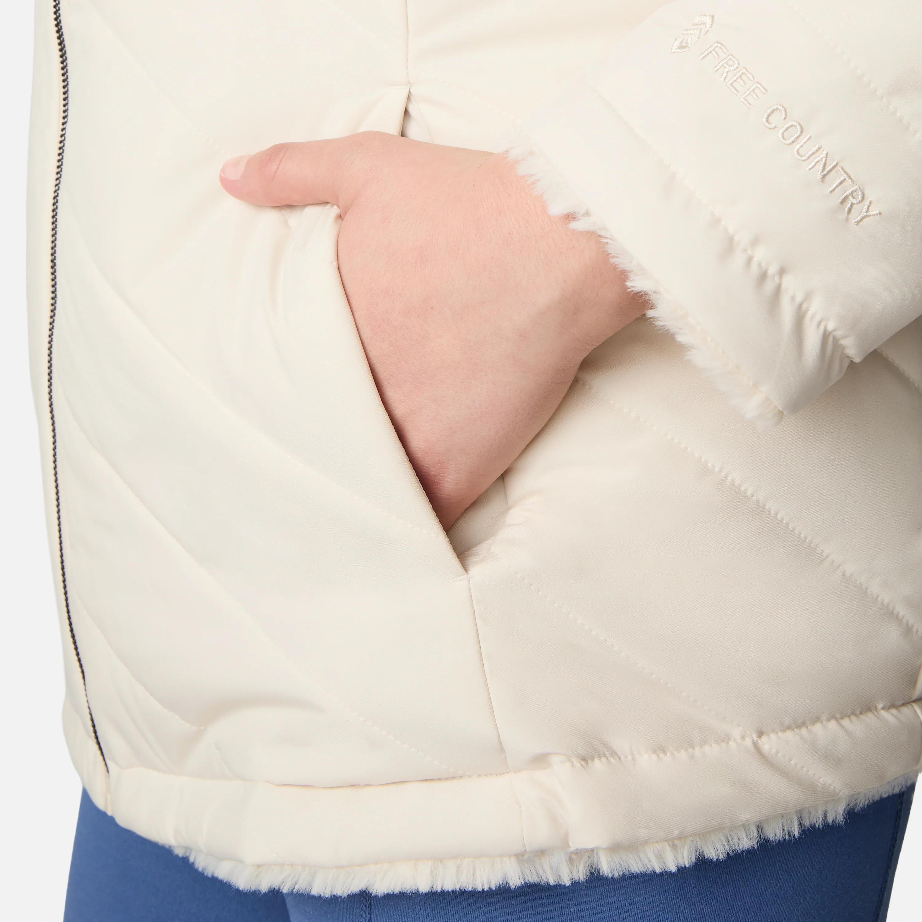 Women's Plus Size Cirrus Quilted Reversible Jacket - Image 8