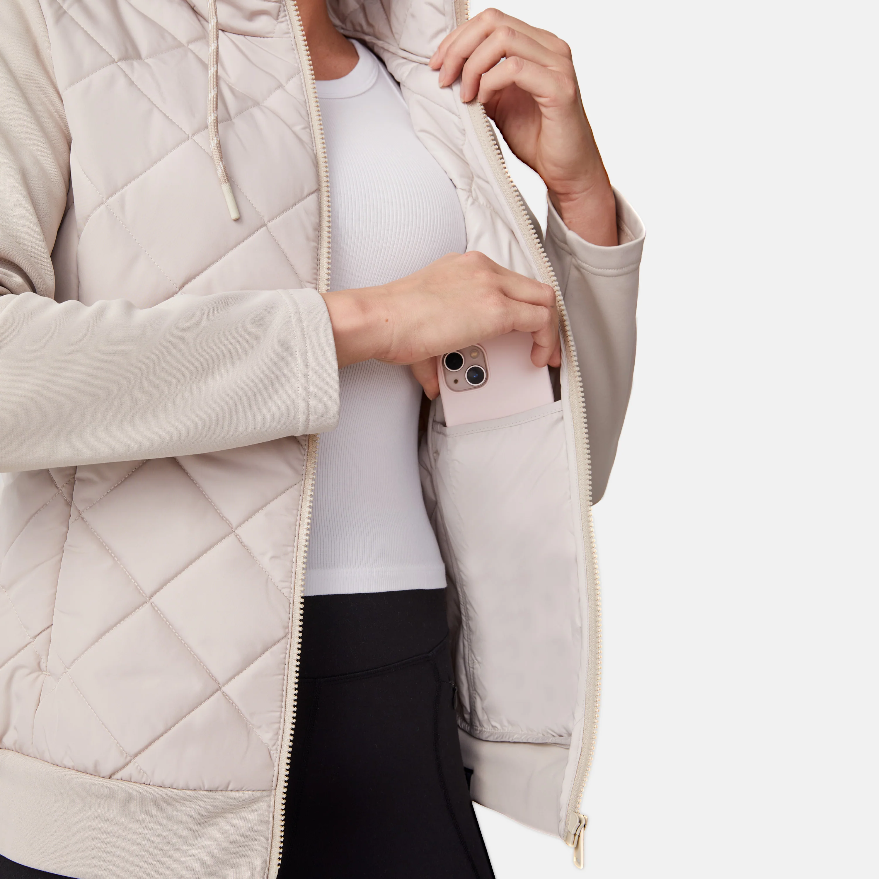 Women's Venture Quilted Hybrid Jacket - Image 13